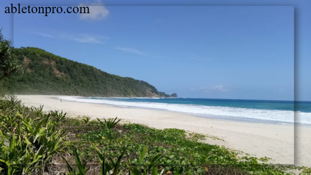 Pantai Modangan Kombinasi Indah Antara Alam dan Adrenalin