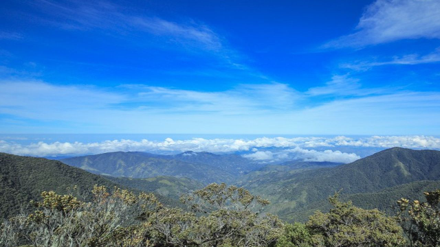 10 Gunung Cantik yang Jarang Didaki, Tapi Layak Dijelajahi